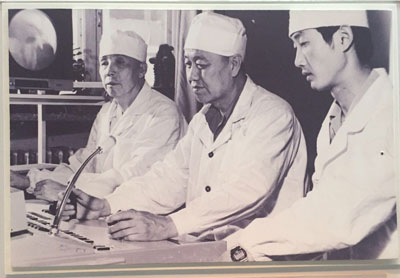 张健民副院长等同志调试我院新引进的全省#台CT机.jpg